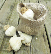 Load image into Gallery viewer, Nutley Small Hessian Garlic Bag Sack 14cm x 20cm keep garlic bulbs fresher longer 
